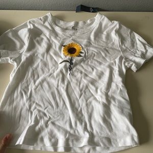 White flower Hollister top